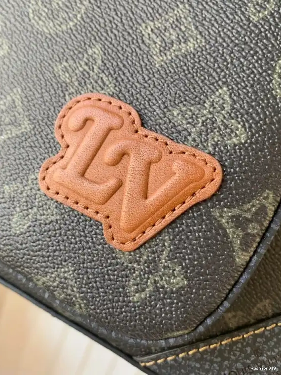 VUITTON LOUIS TRIO MESSENGER 0323